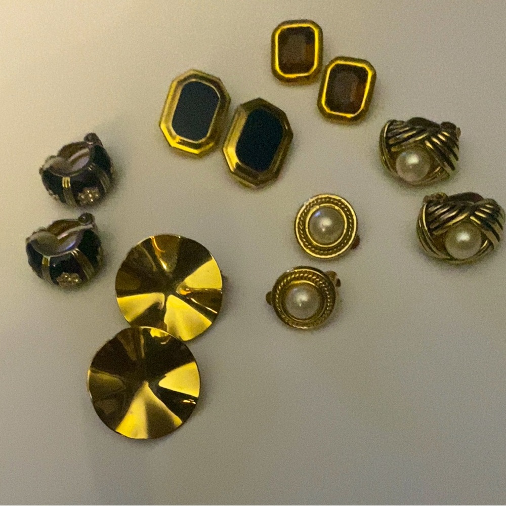 VTG CLIP Earrings Goldtone and Faux Pearl Earring Set Lot - Picture 2 of 3